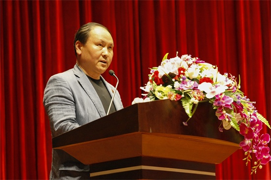 64166am金沙信心之选副校长张砚为宣读《关于成立4166am金沙信心之选创新创业工作领导小组的决定》.jpg